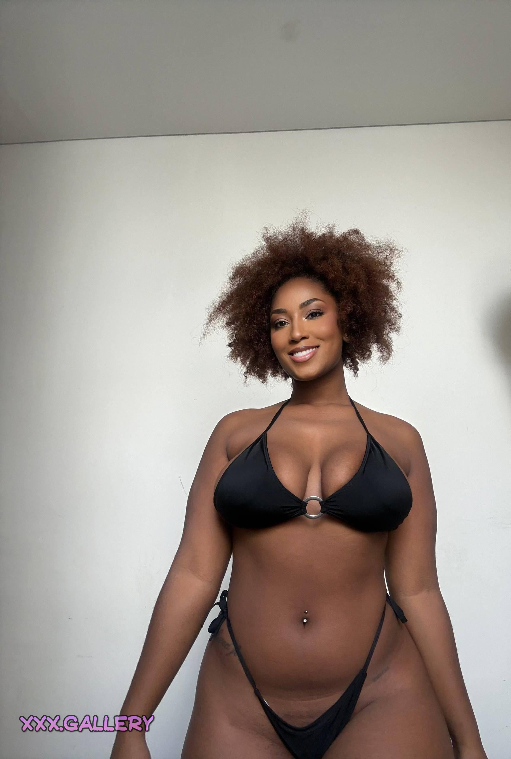 Whispers of a Preference for Curvy Black Beauties 🌫️👩🏽