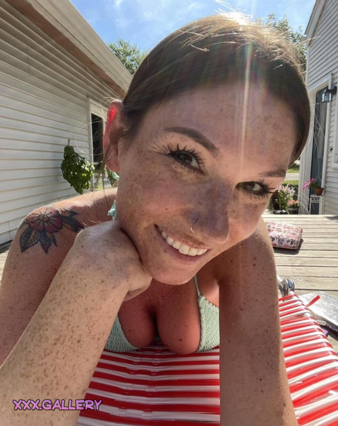 Freckled Brunette: A Scintillating Sight to Behold 🤍🤩
