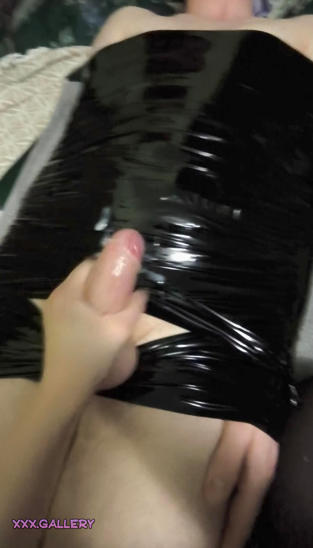 Experience the Thrill of Intimate Bondage 🔓📦