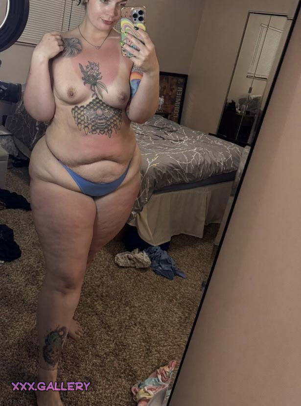 Curvy Goddess Contemplating a Steamy Decision 🔥💭