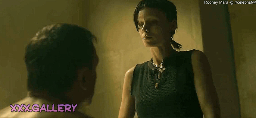 Exploring Rooney Mara’s Sensual Allure 💋