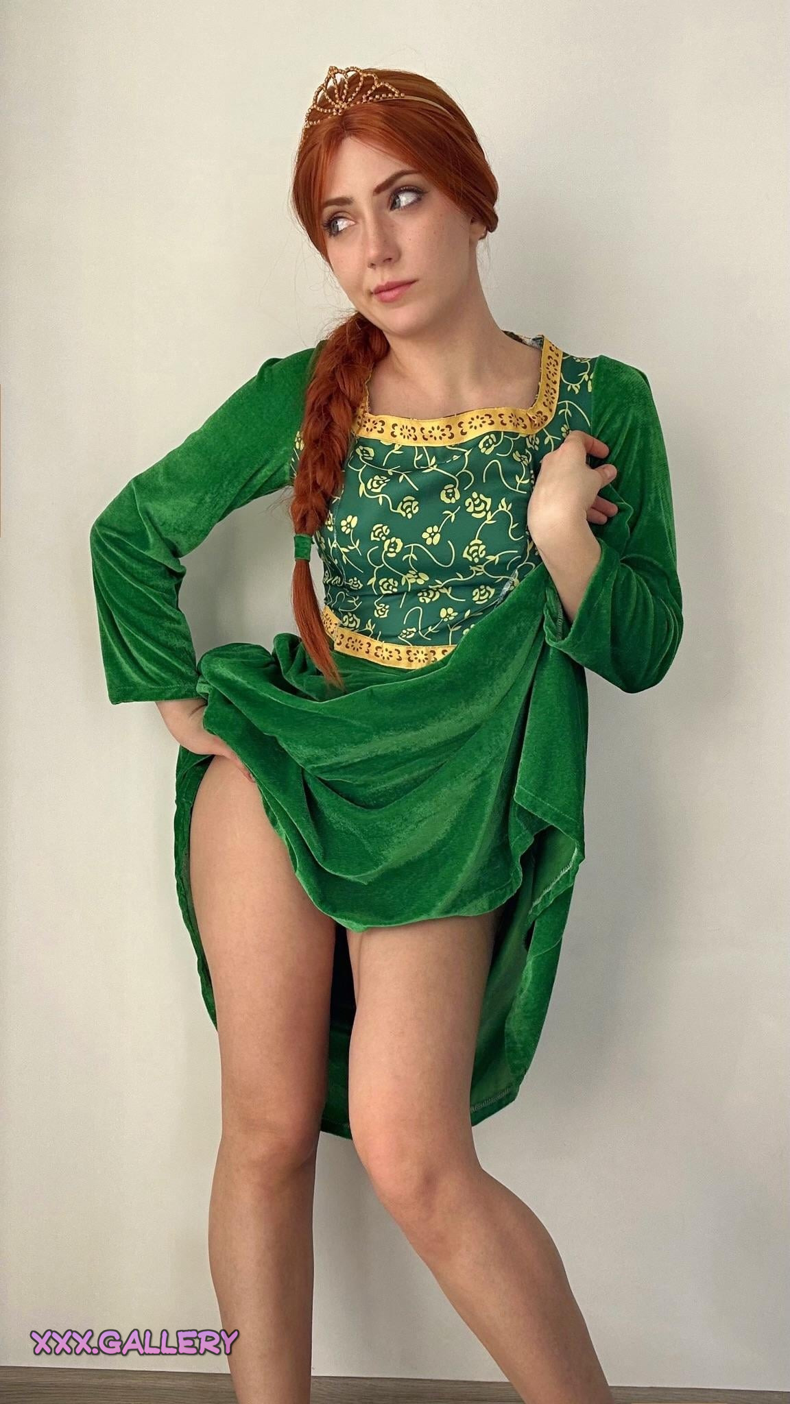 Sexy Princess Fiona Cosplay 👸🏻 By Fleurxy