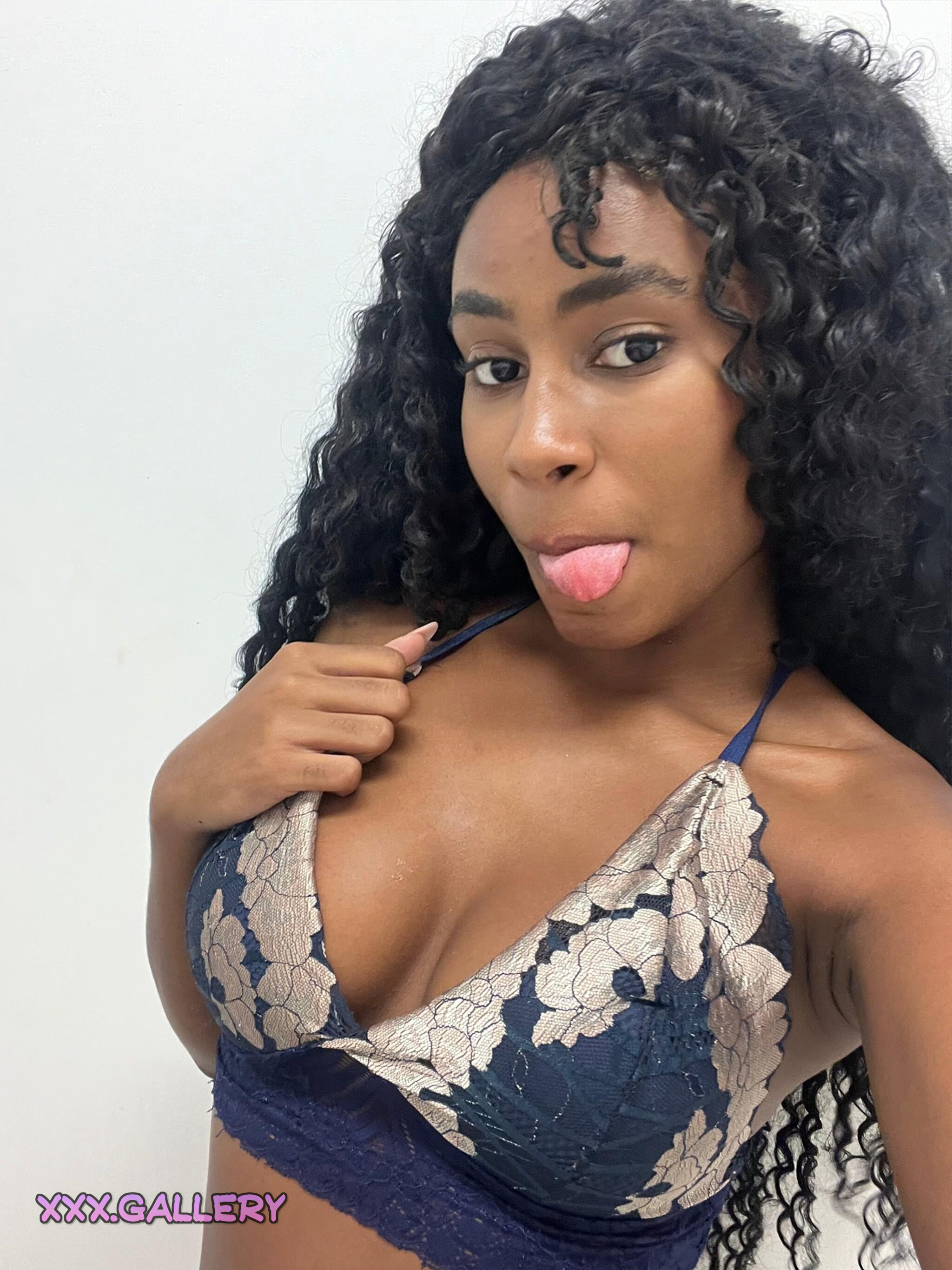 Irresistible Ebony Babe: So Fine 💋