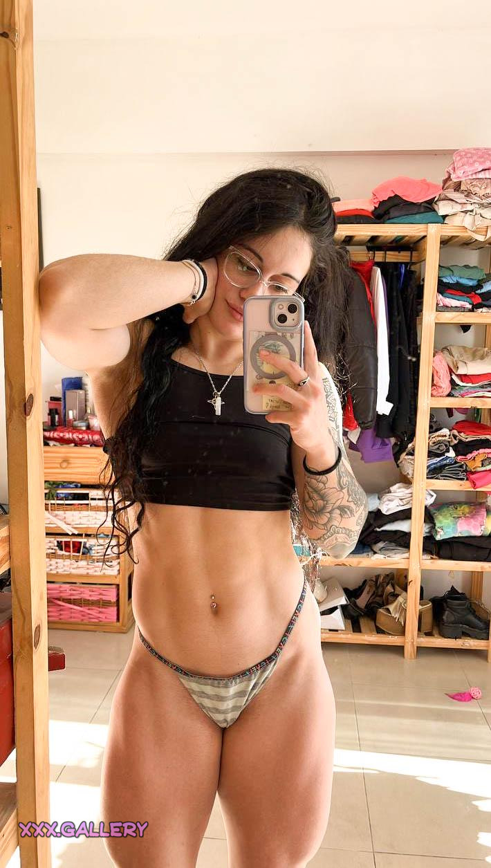 Which Body Size Strikes the Perfect Balance for You in Muscle Worship? 🏋️💆🏽