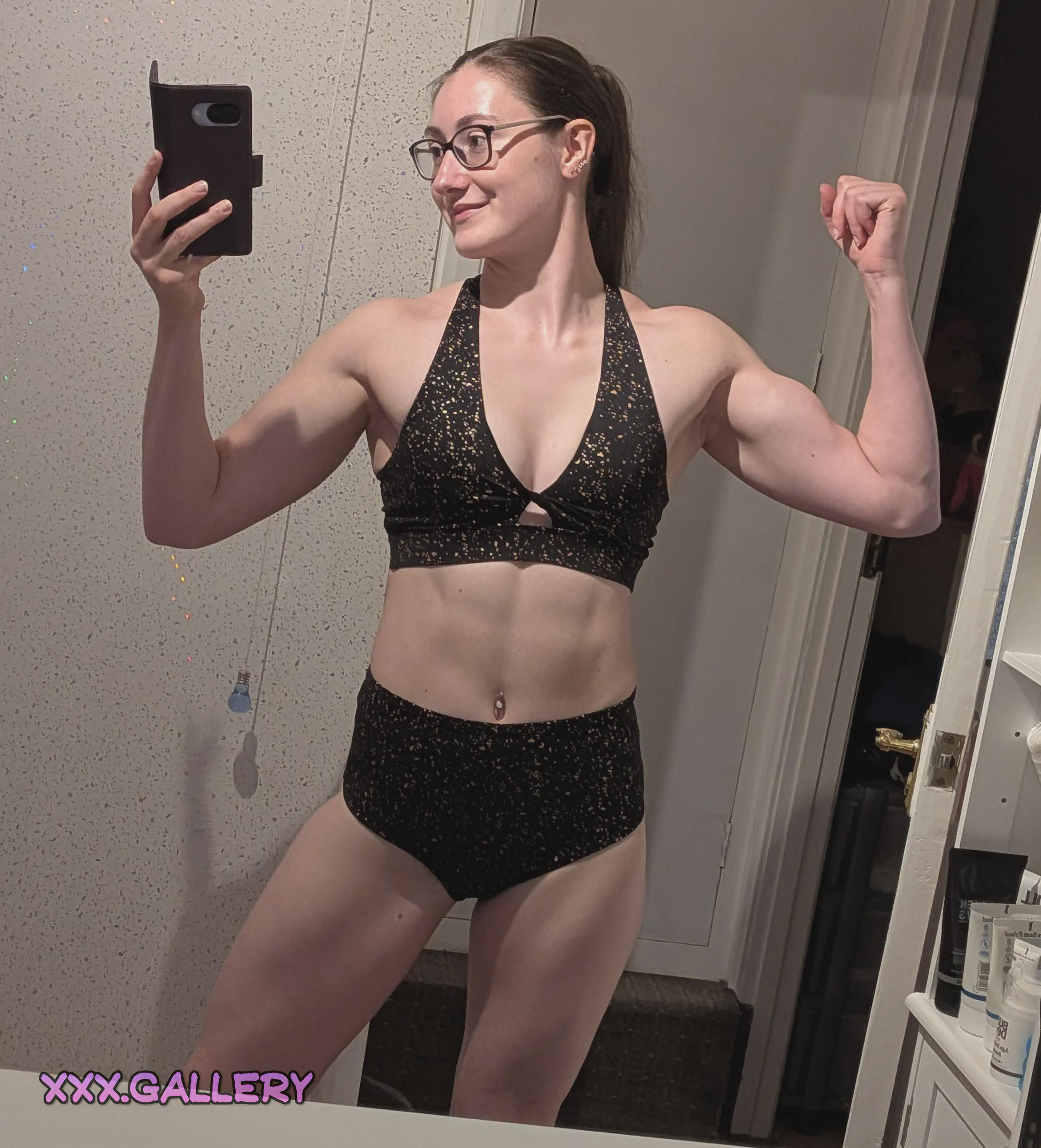 🧗‍♂️ Sweat-Drenched Muscles of Climbers: Arousing Peaks of Fitness 🏔