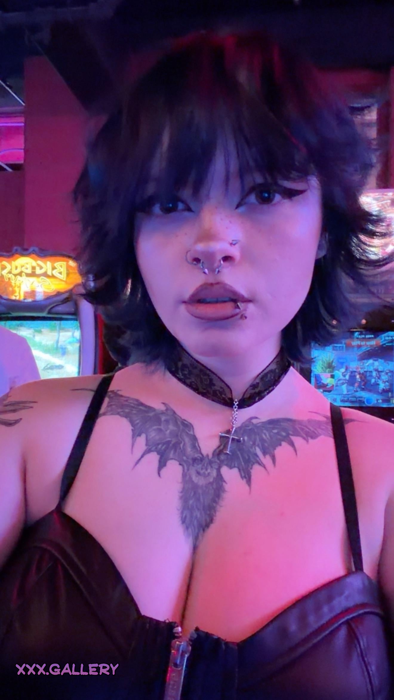From the Darkened Bar to the Enchanting Digital Underworld 🍷🔮