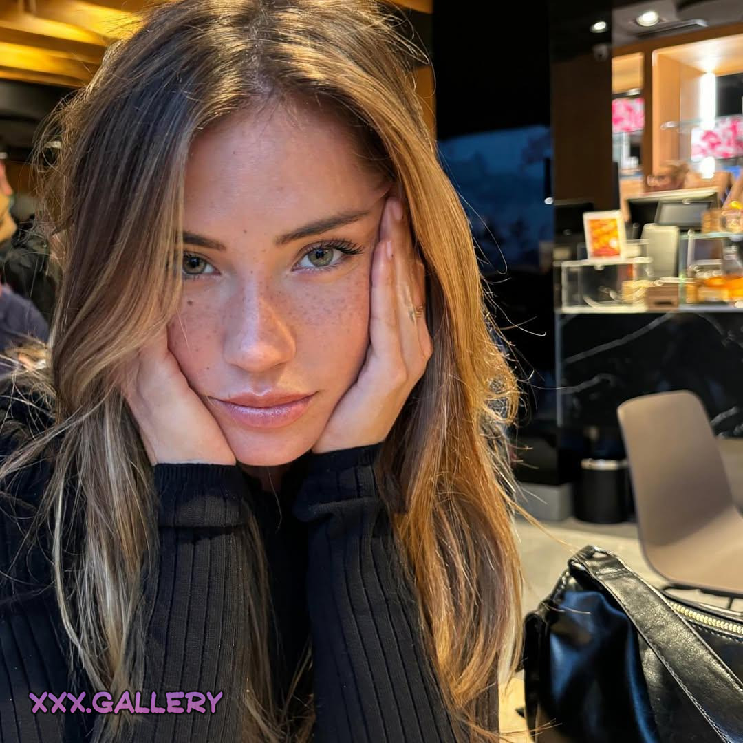 Meet Cristina Hinojosa Vázquez: The Sensual Spanish Siren 🇪🇸