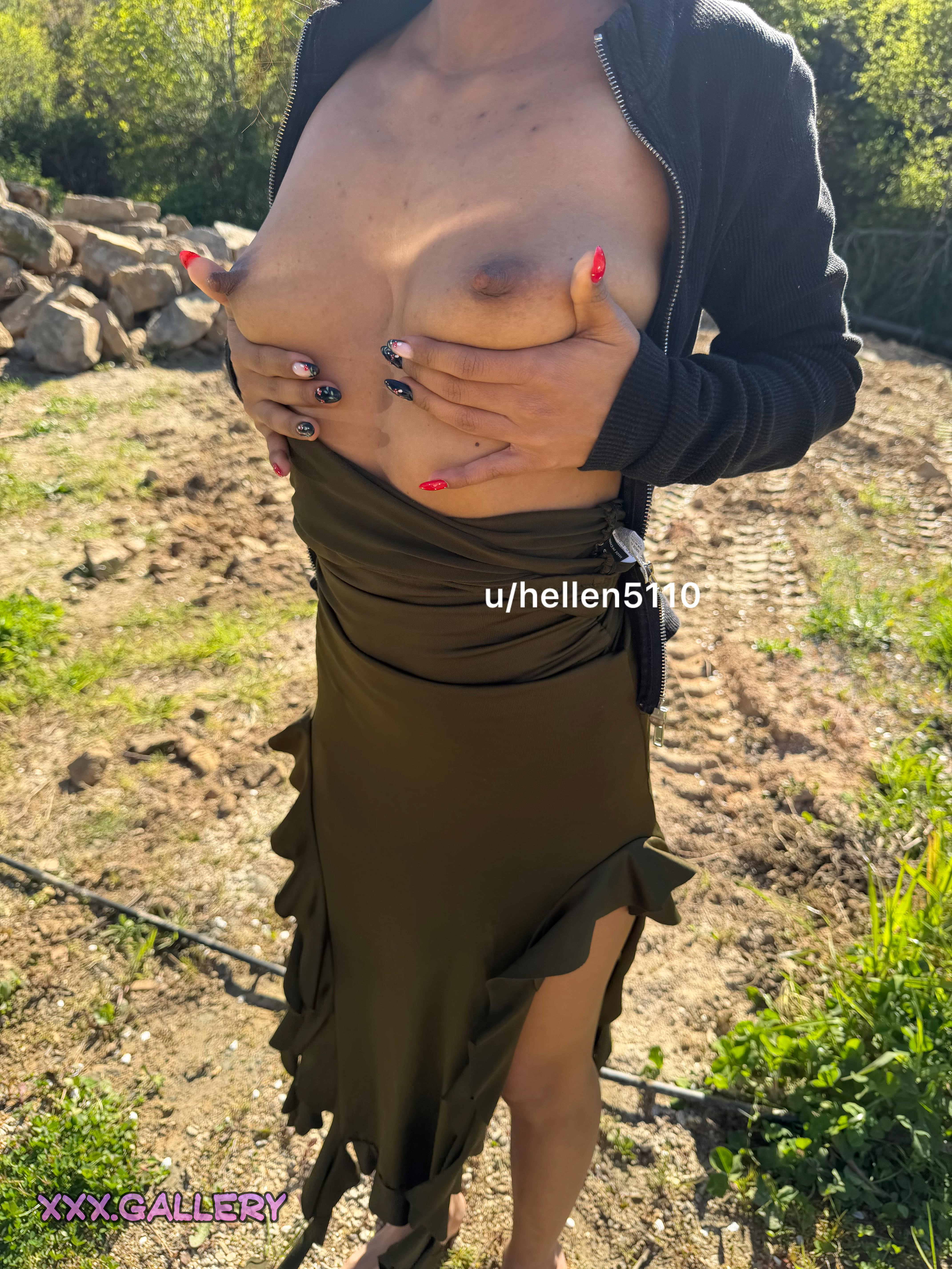 Unleashing the Thrill: Nature’s Naughty Surprise 🌿🍌