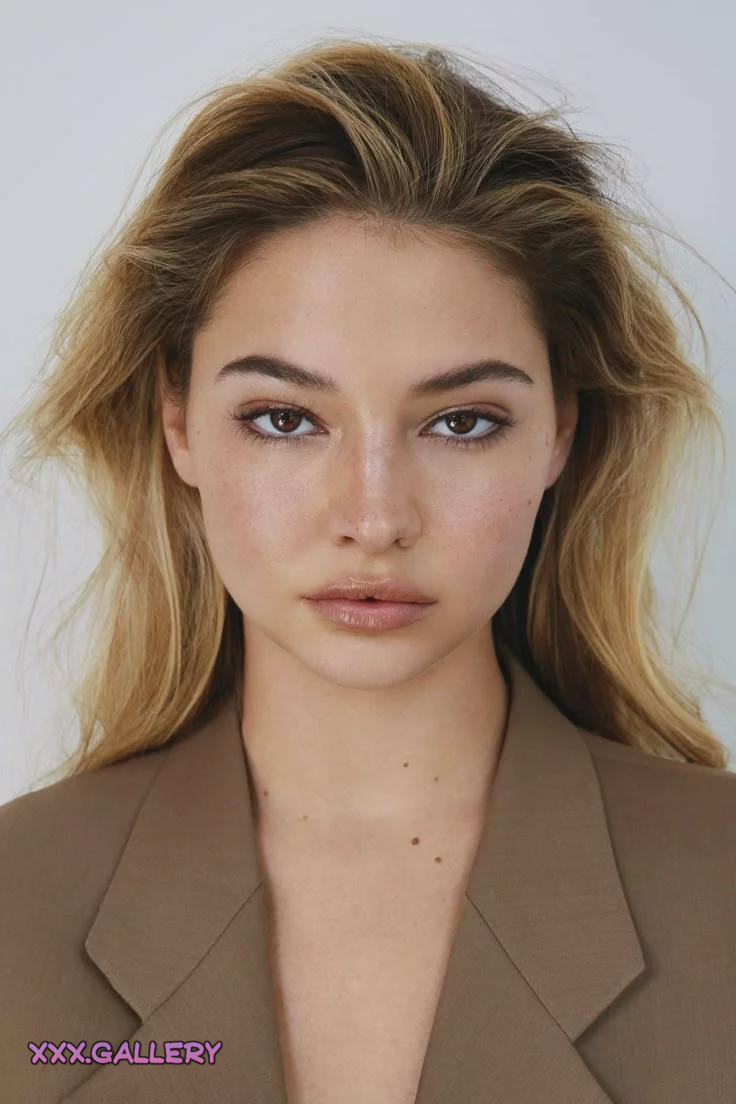 Unveiling the Radiant Allure of Madelyn Cline 🌹