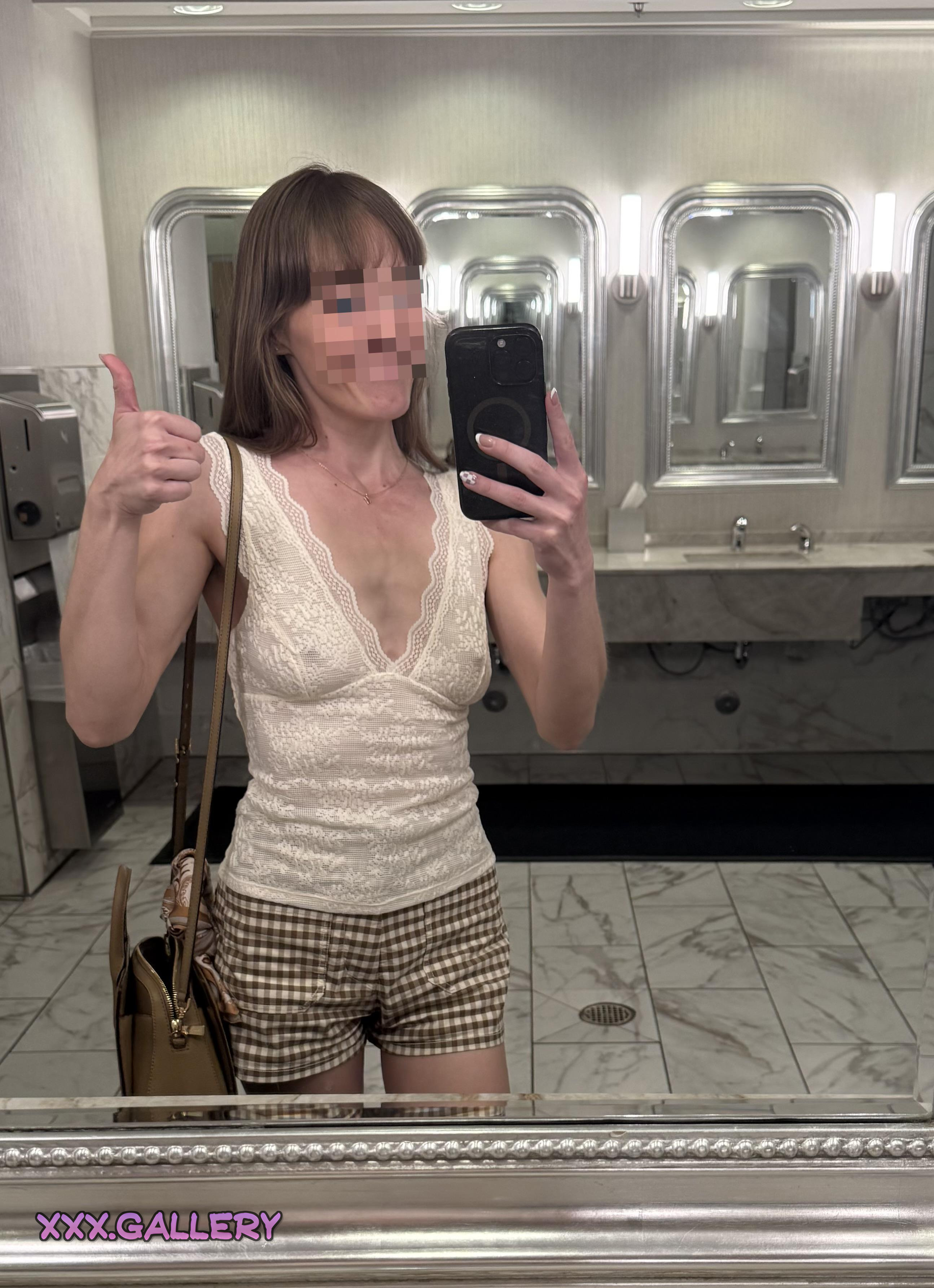 Savoring Lunch in the Sun: Braless & Unapologetically Desirable ☀️🍴