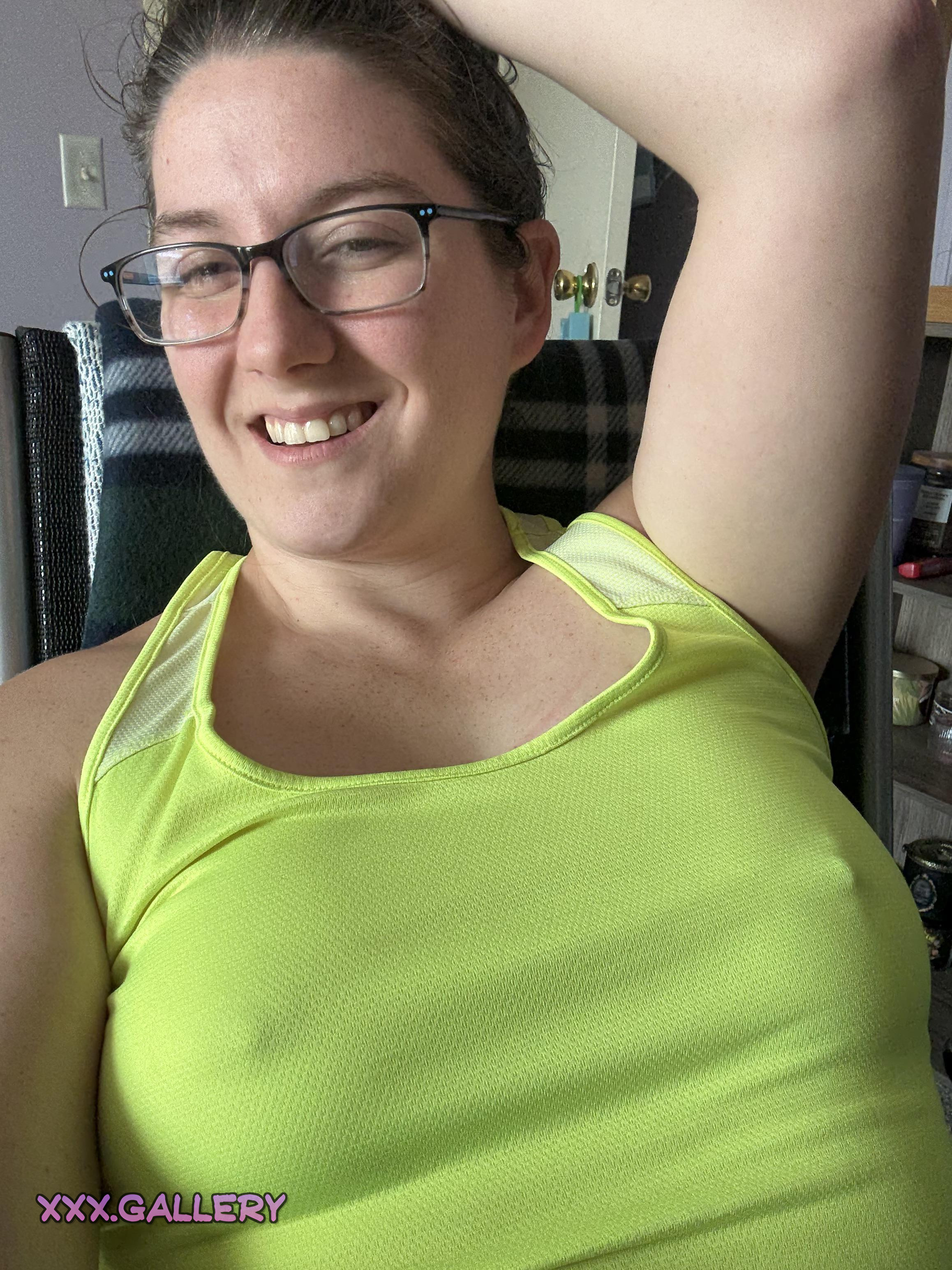 Banished from Bras: A Peek into the Bold World of the Braless 🤫