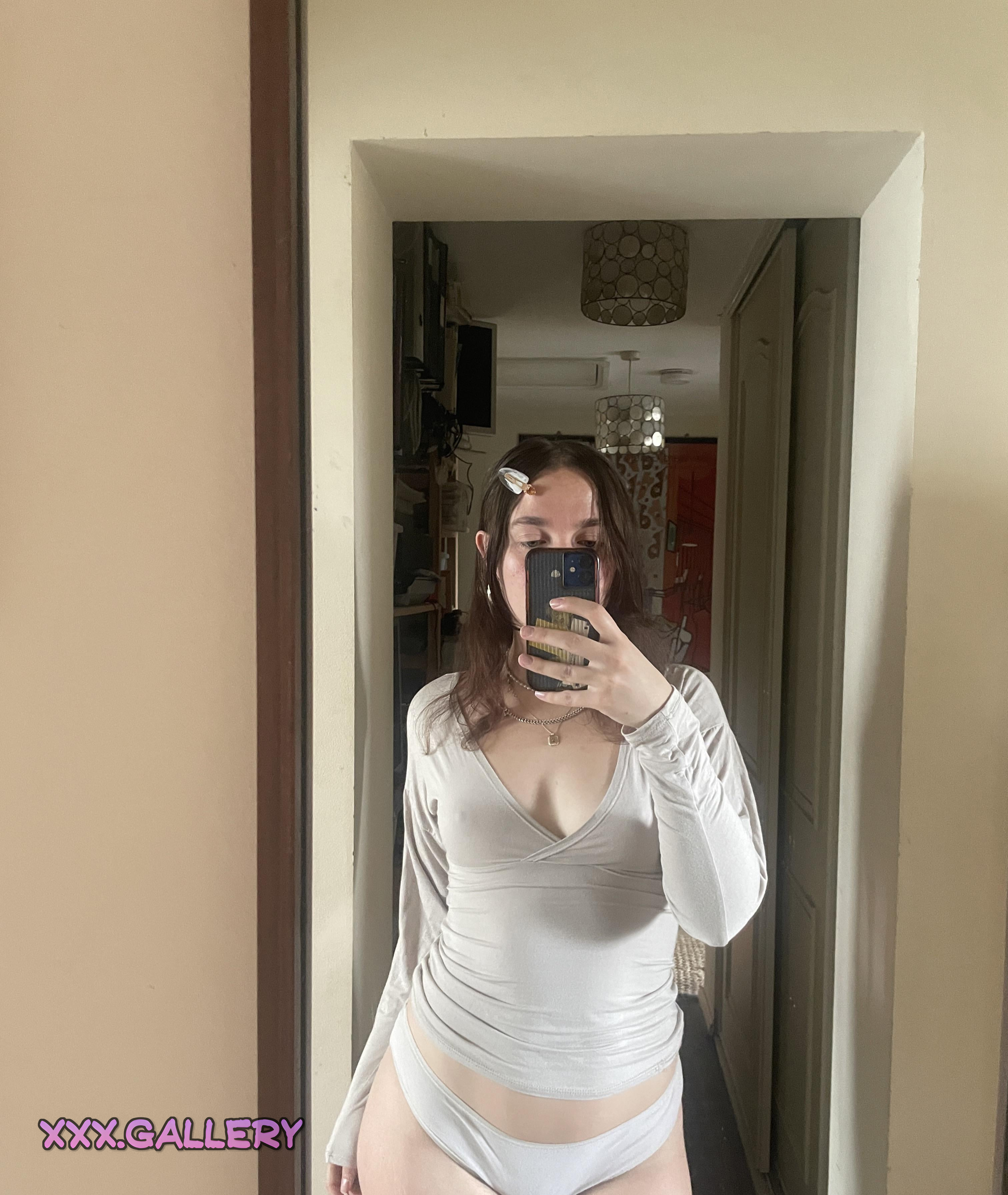 Daring to Go Braless in Public: Is This Outfit Bra-Friendly? 🤔💃