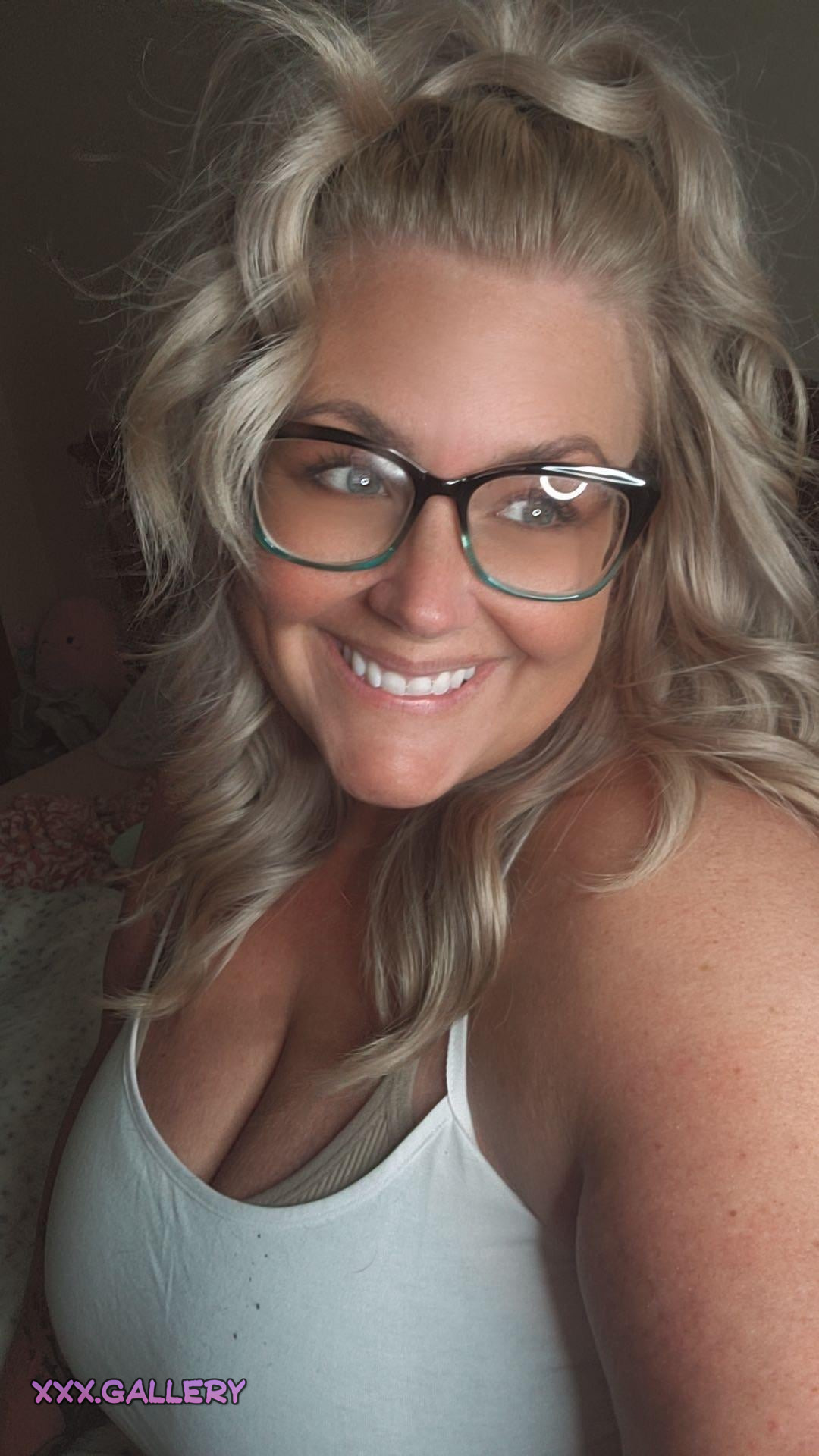 Blondes: The Irresistible Charms That Make Men Grin 😜