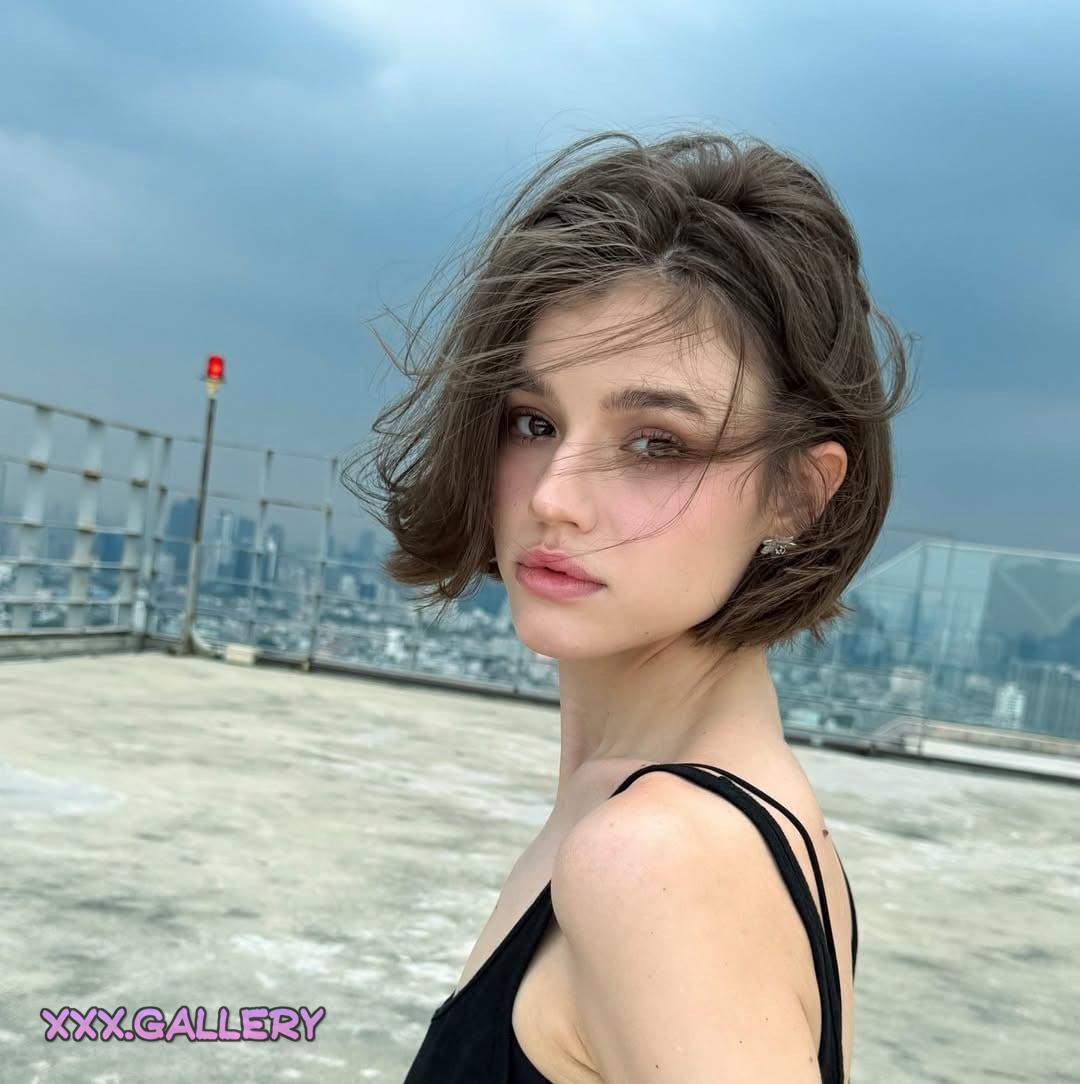 Anastasia Koch: The Enchanting Beauty 💦