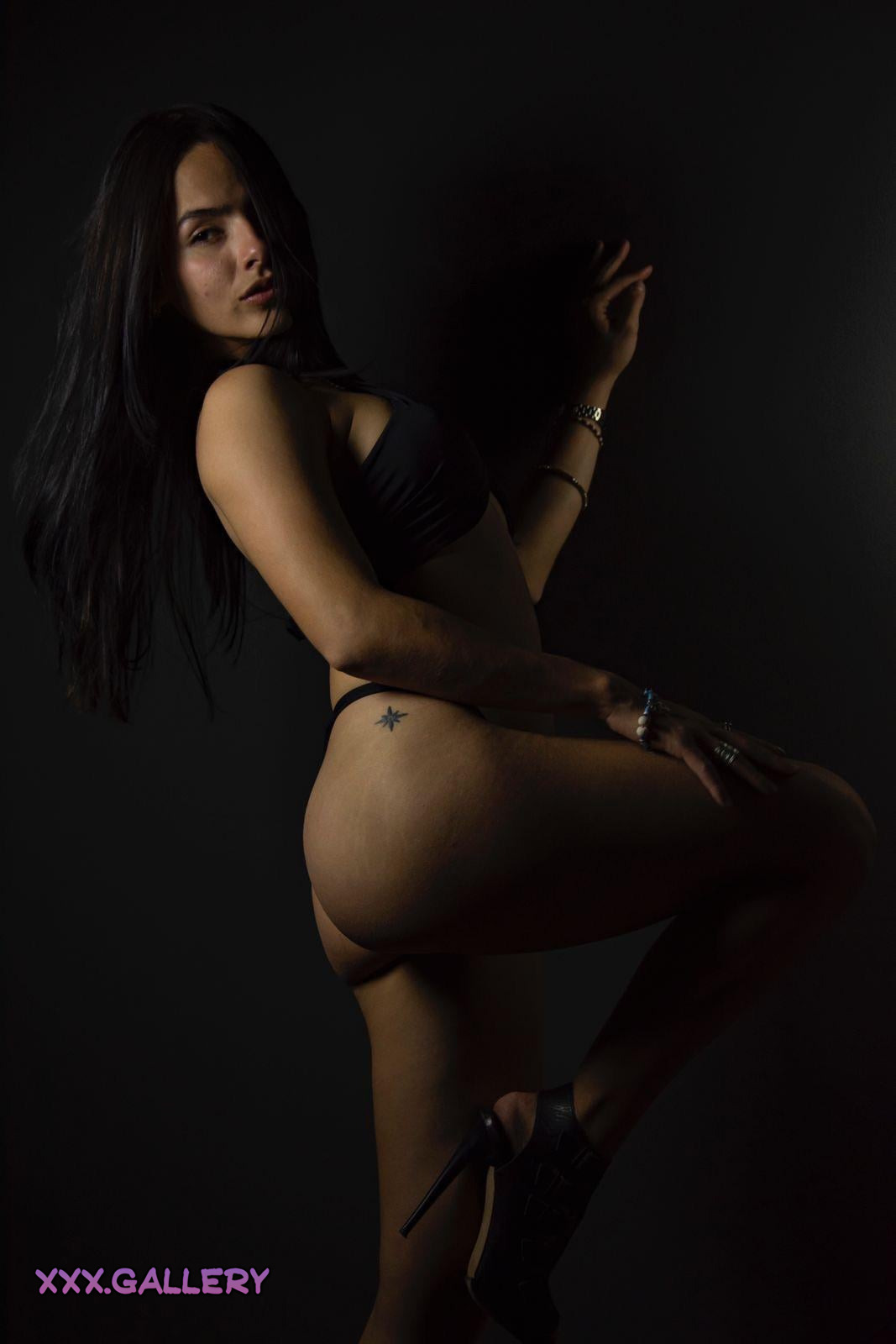 Whisper to Me… I’m a Brunette Sensation 👀🔥