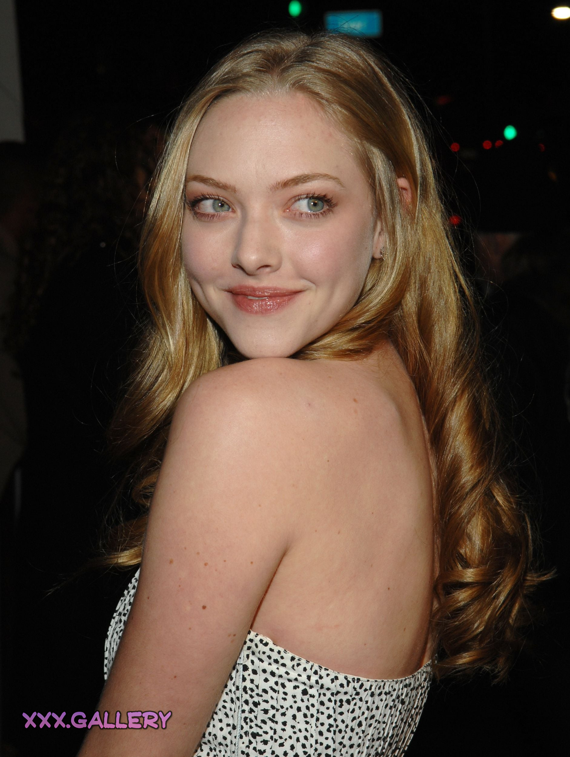 Amanda Seyfried – Seductive Beauty 🍑 🔥