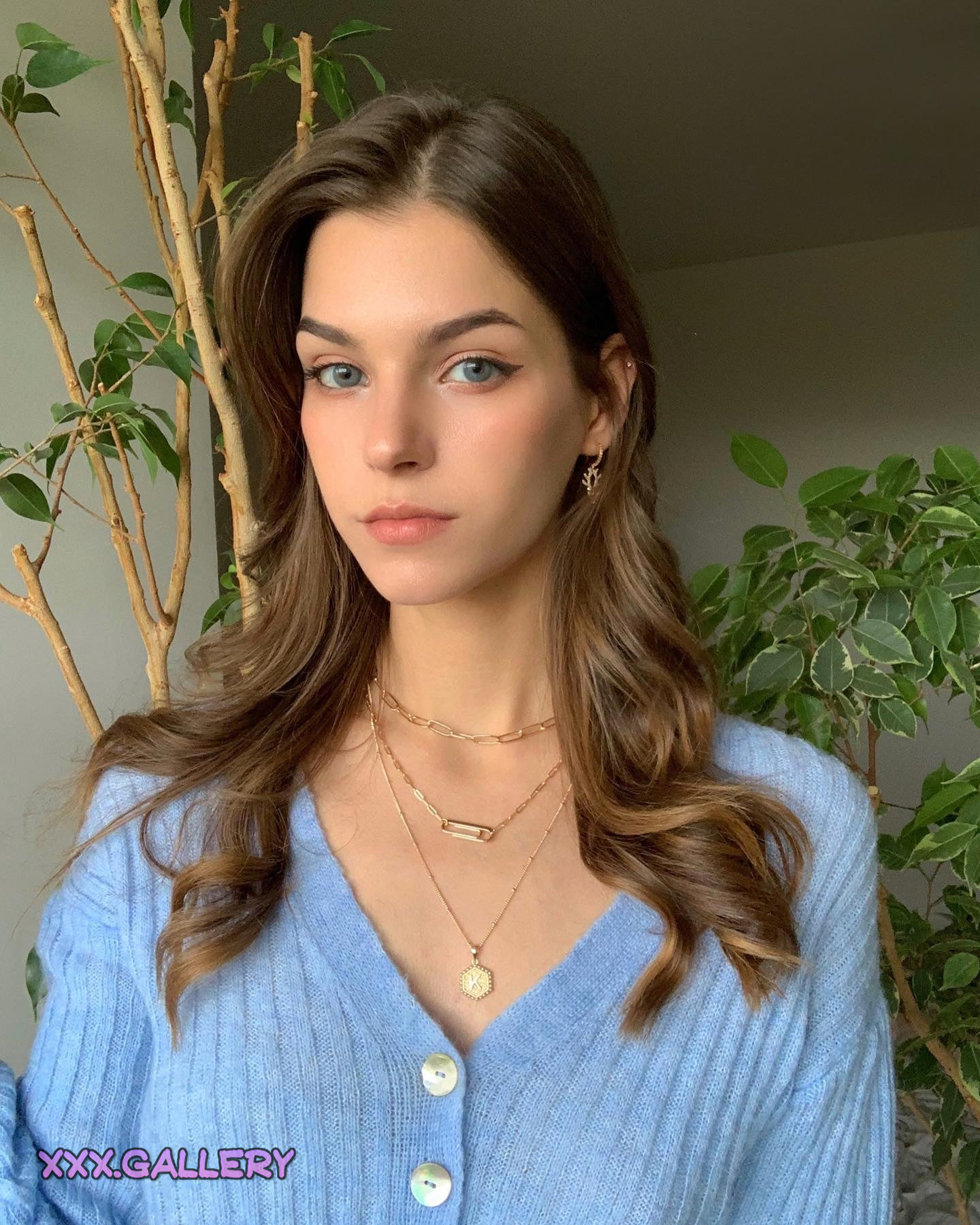 Kallie Kurudzhy: Irresistibly Alluring Beauty 🍑🔥
