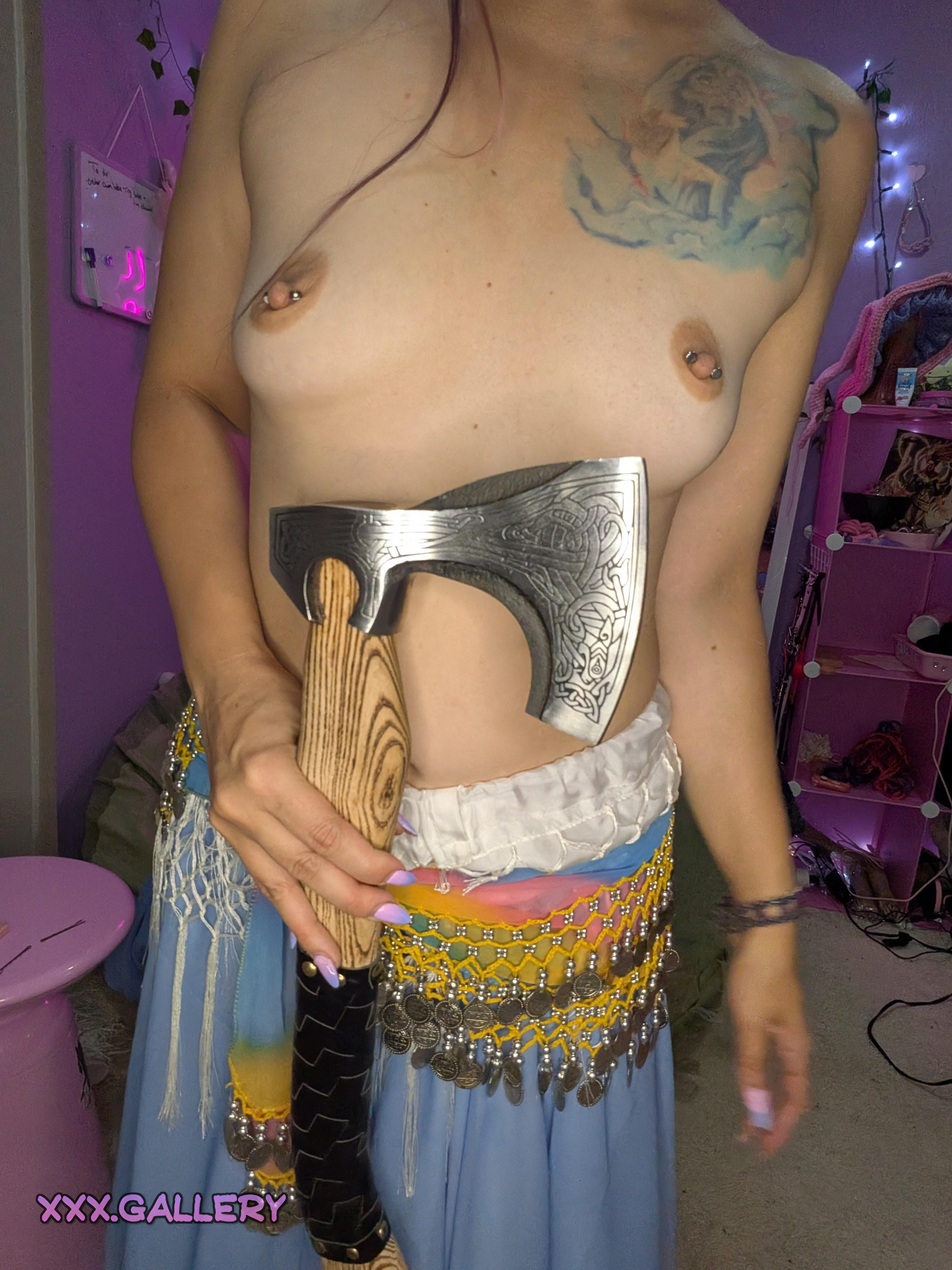 Level 1 Bard with a Spellbinding Tit Seduction 🍑🔥