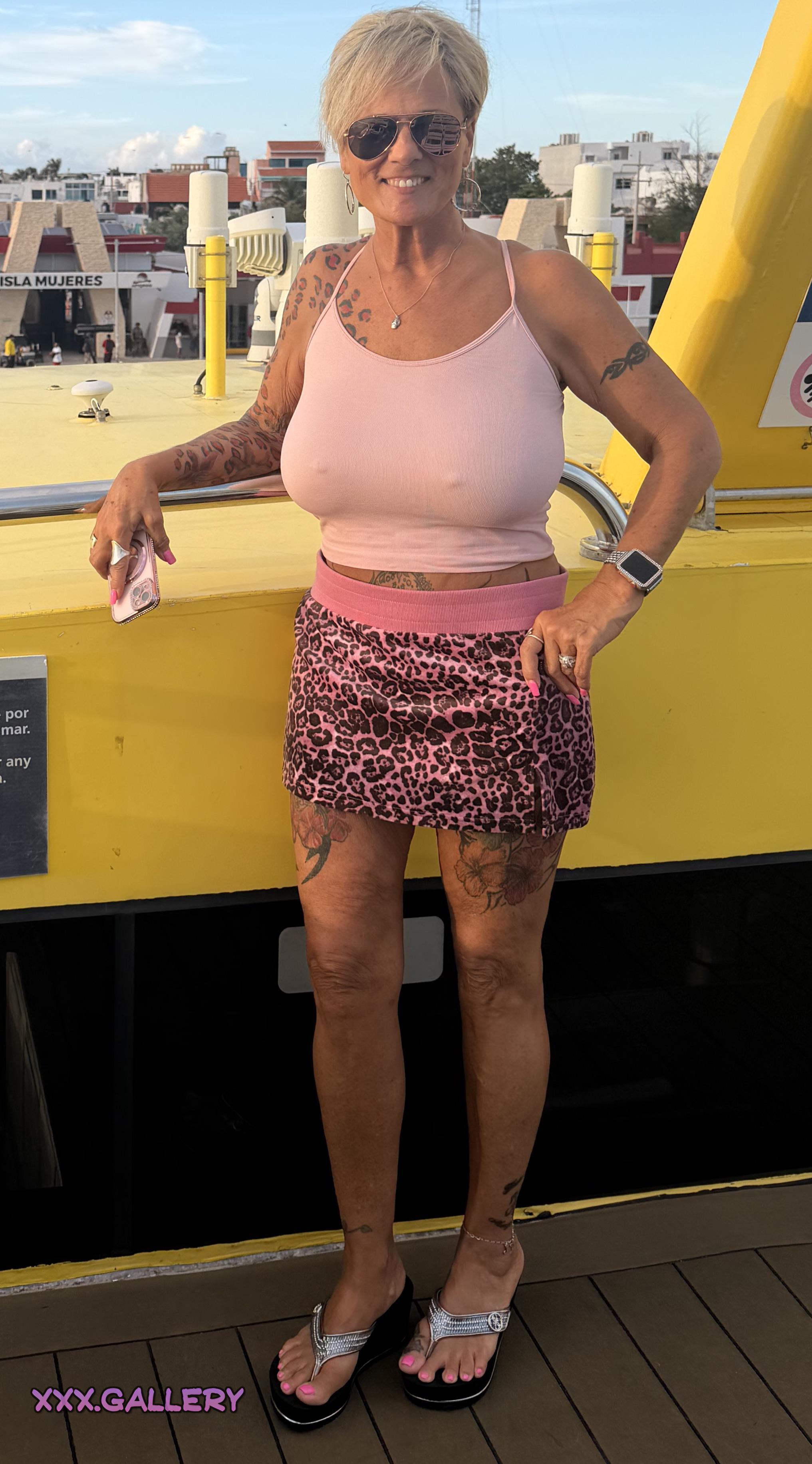 Texas MILF – Braless & Teased