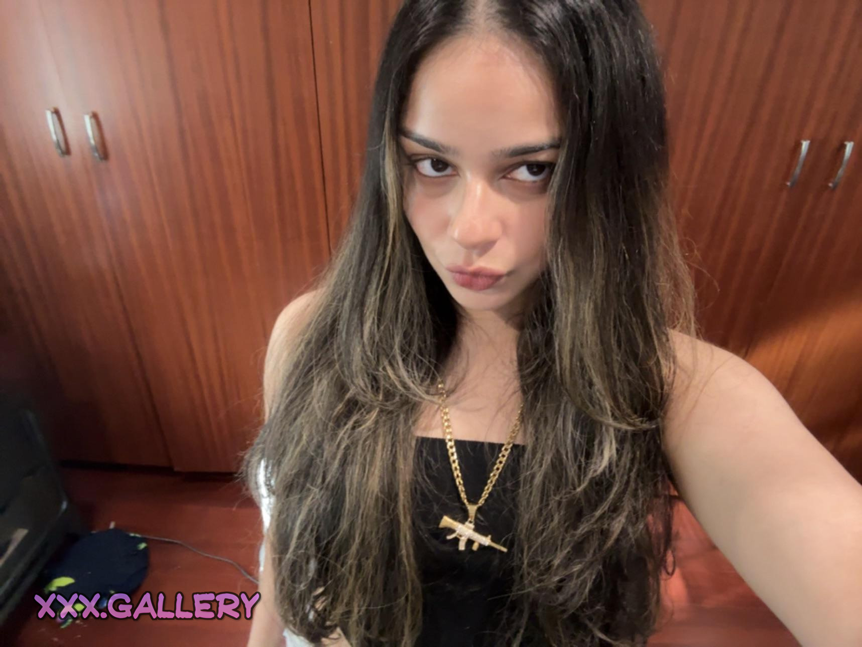 Curvy Brunette 🔥 Wants to Show You Her Naughty Side 👩‍❤️‍💋‍👨