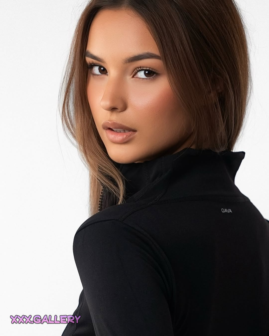 Aulona Sopaj: The Enchanting Beauty of a Sultry Latina 🍑💦