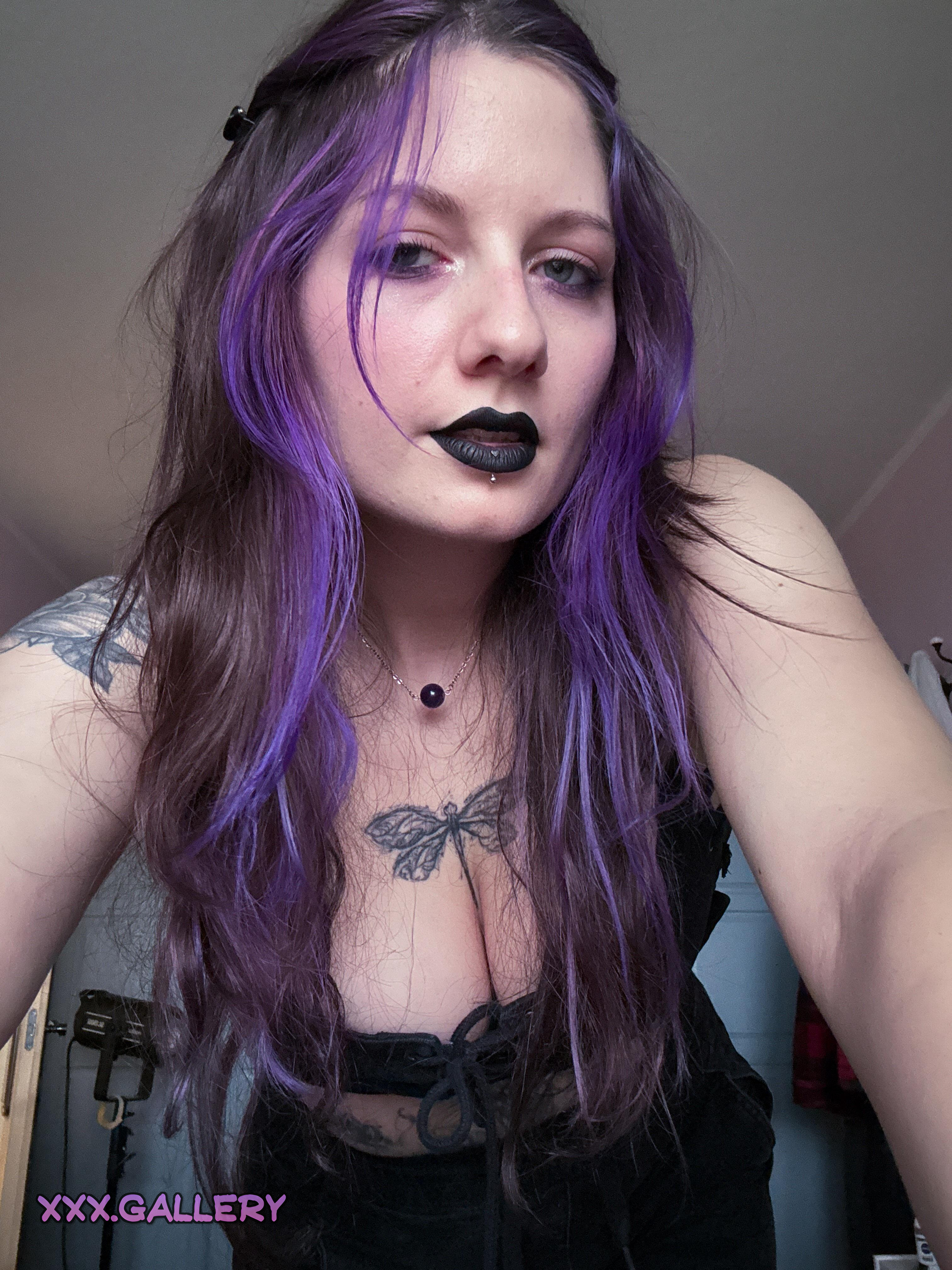 Gothic Seduction: Secretly Spilling Out 🍑🔥