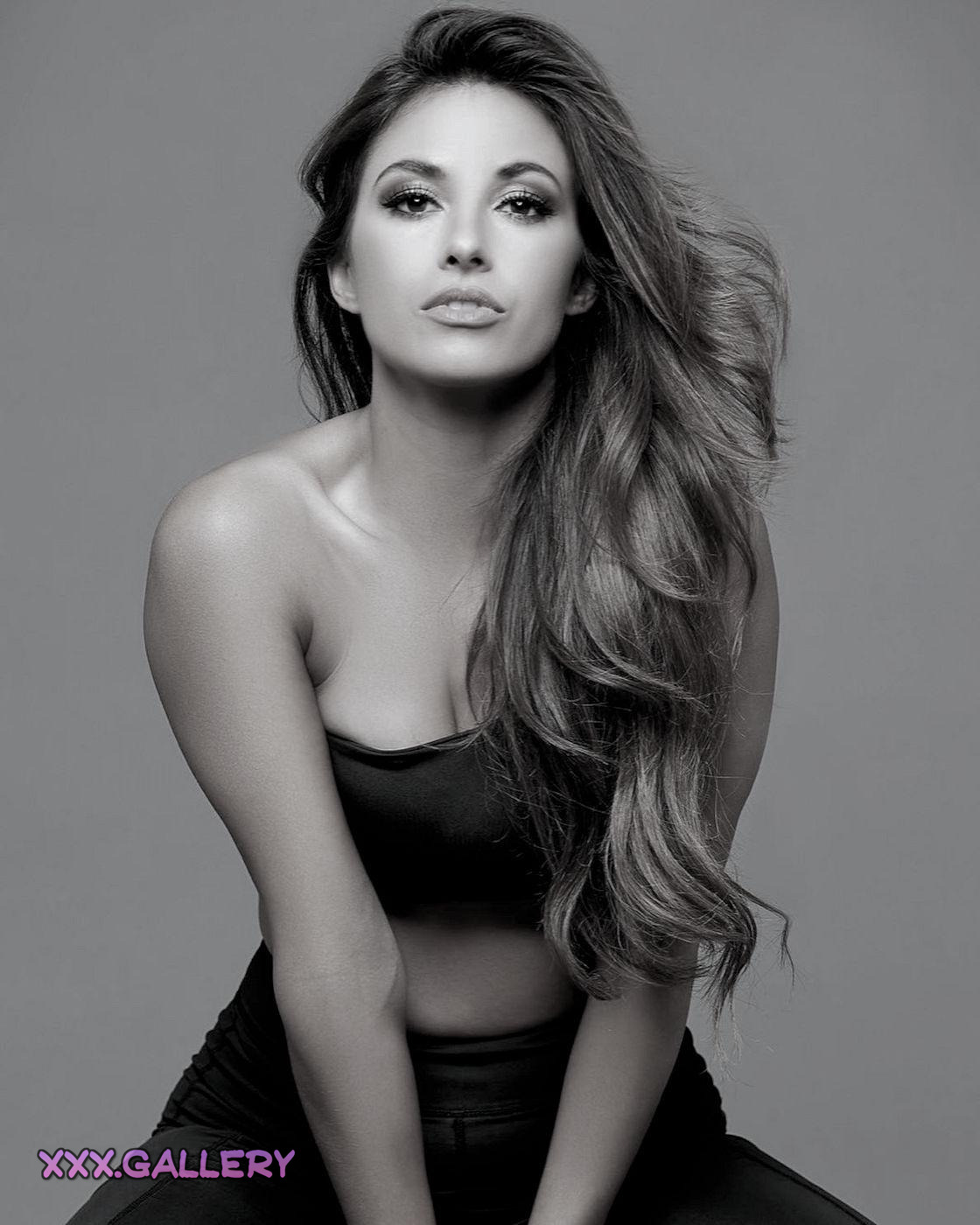Justene Alpert: Unveiling Radiant Beauty 🍑✨