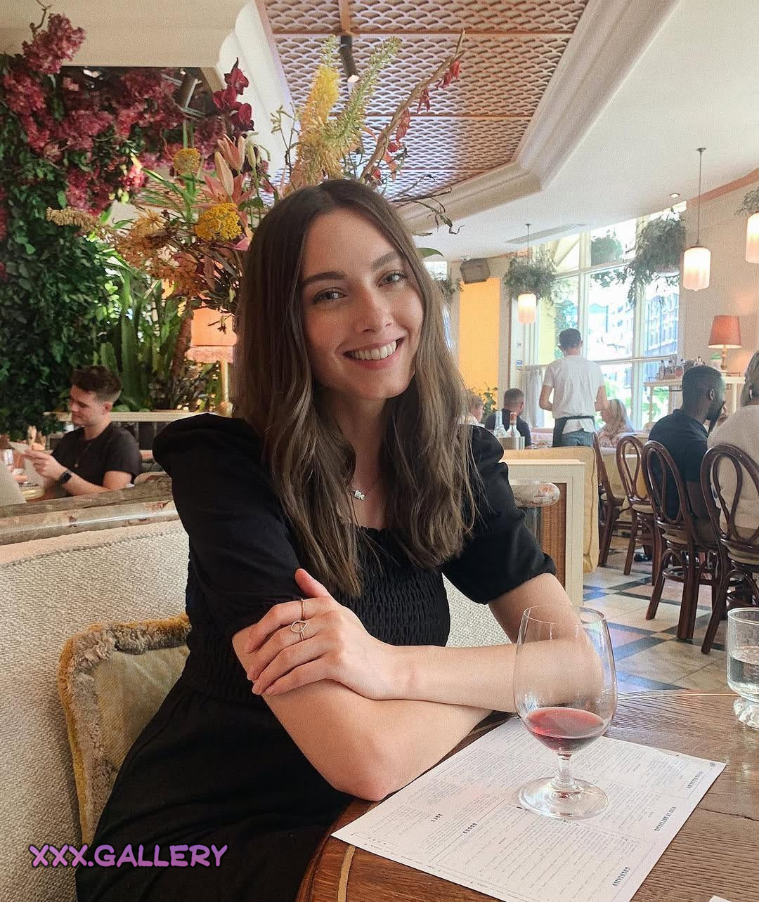 Morven MacSween – The Radiant Beauty 🍑