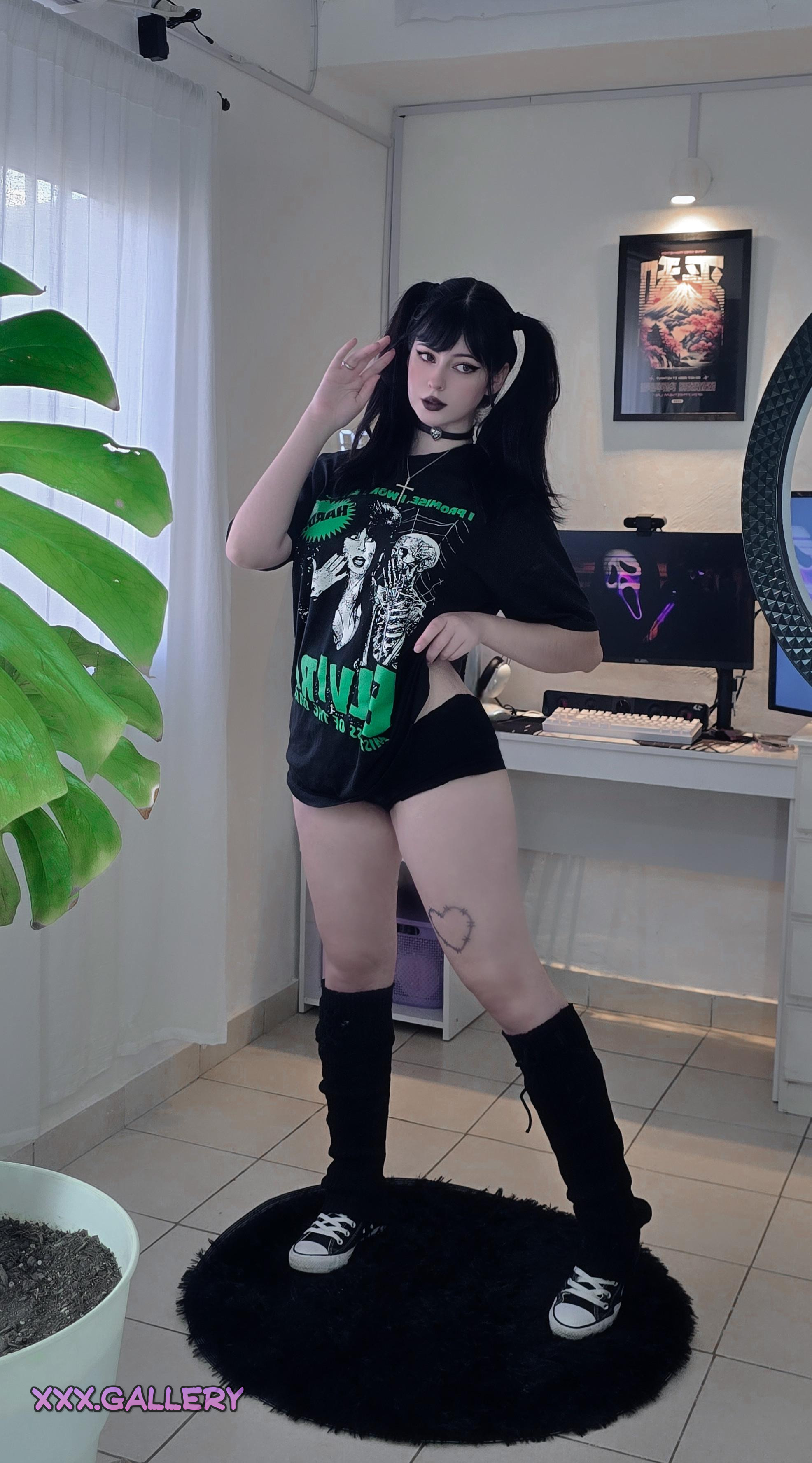 New Geeky GF for All-Day Dirty Fun 🍑游戏技巧等你来挑战！