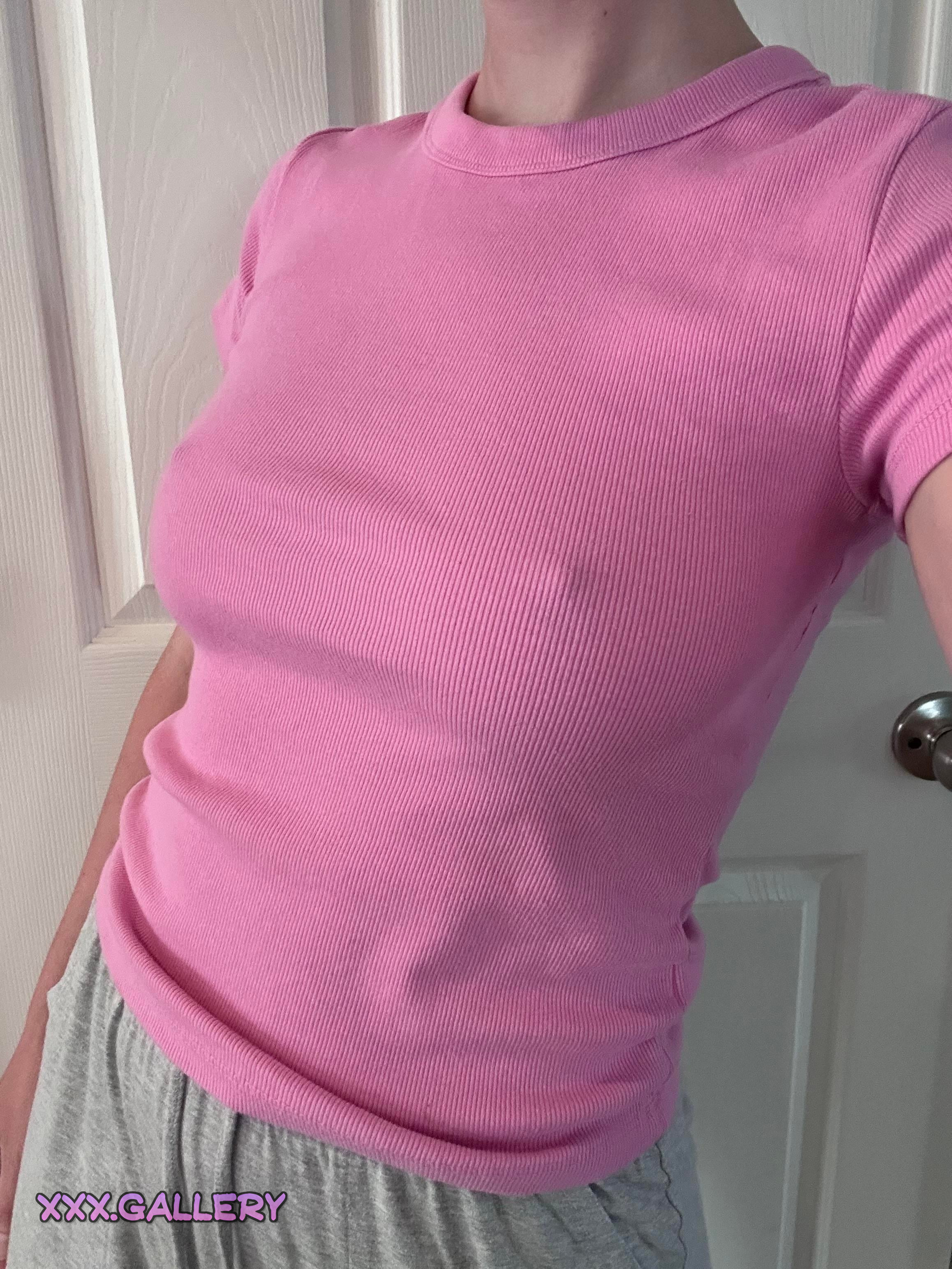 Heatwave Hits, AC On — But Braless Isn’t Enough 🍑💦🔥