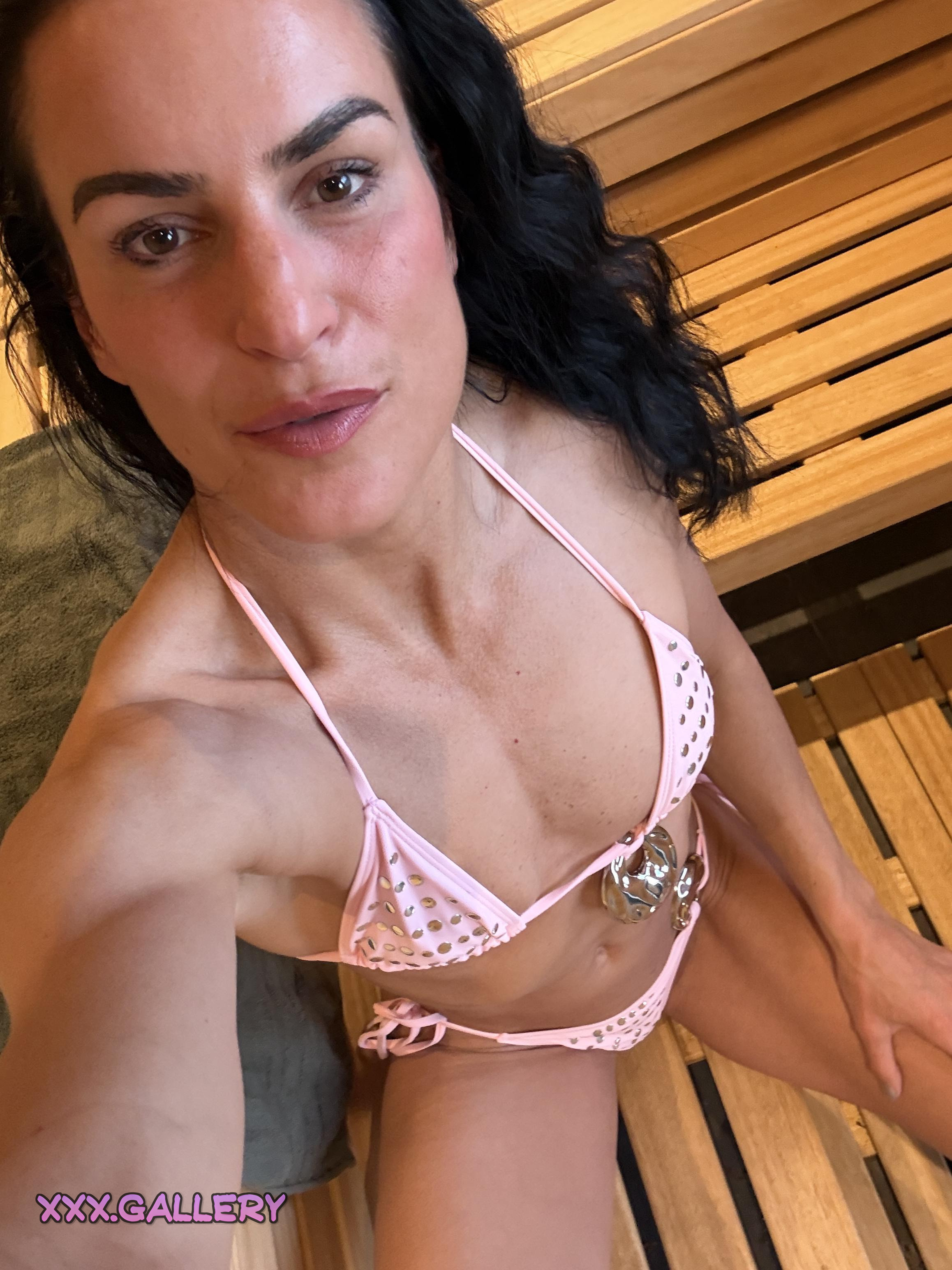 Post-Gym Abs of Steel: Admire This Fit Frame 💦🔥