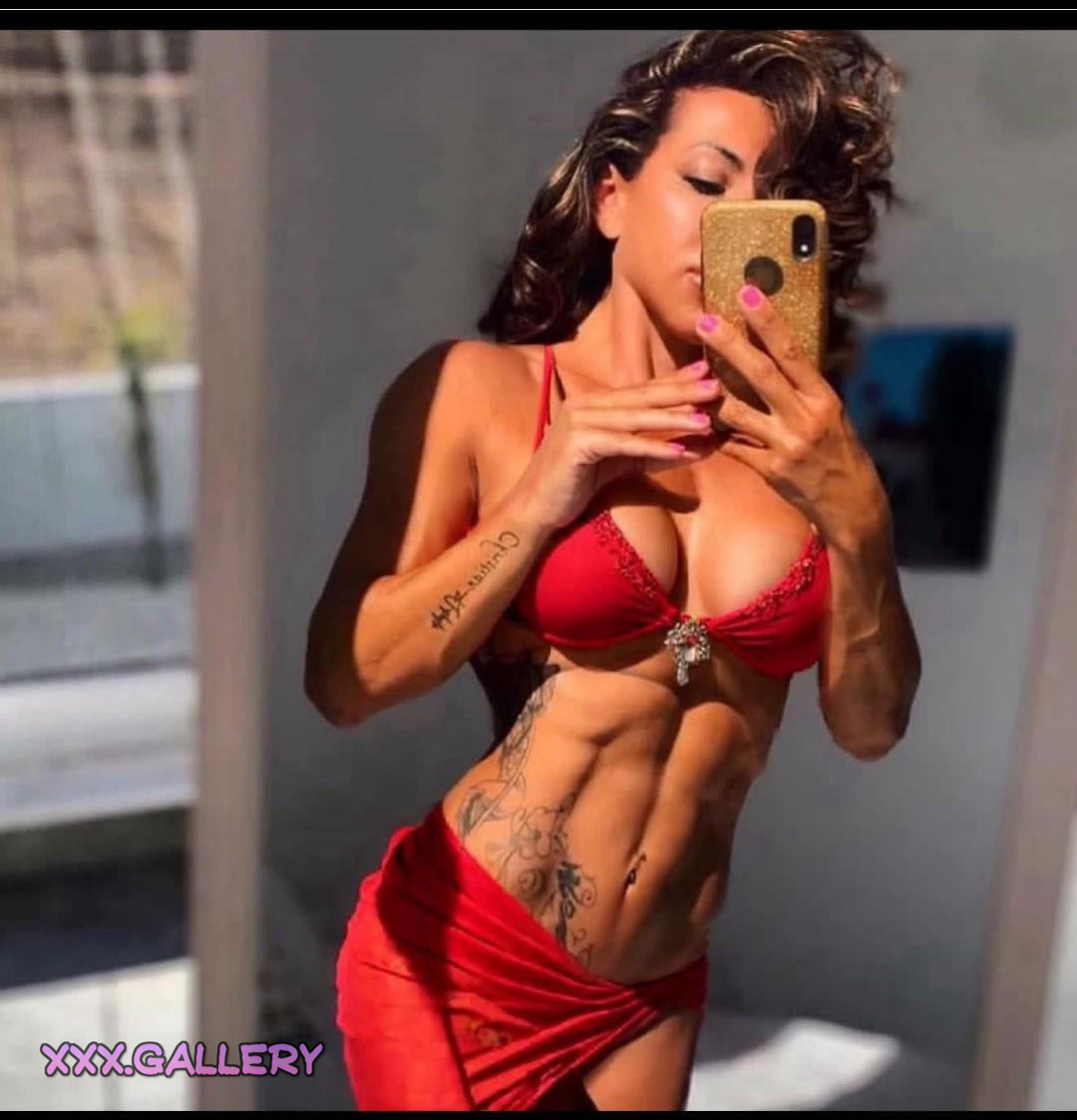 Muscle Tease: Selfie Check 💦💪