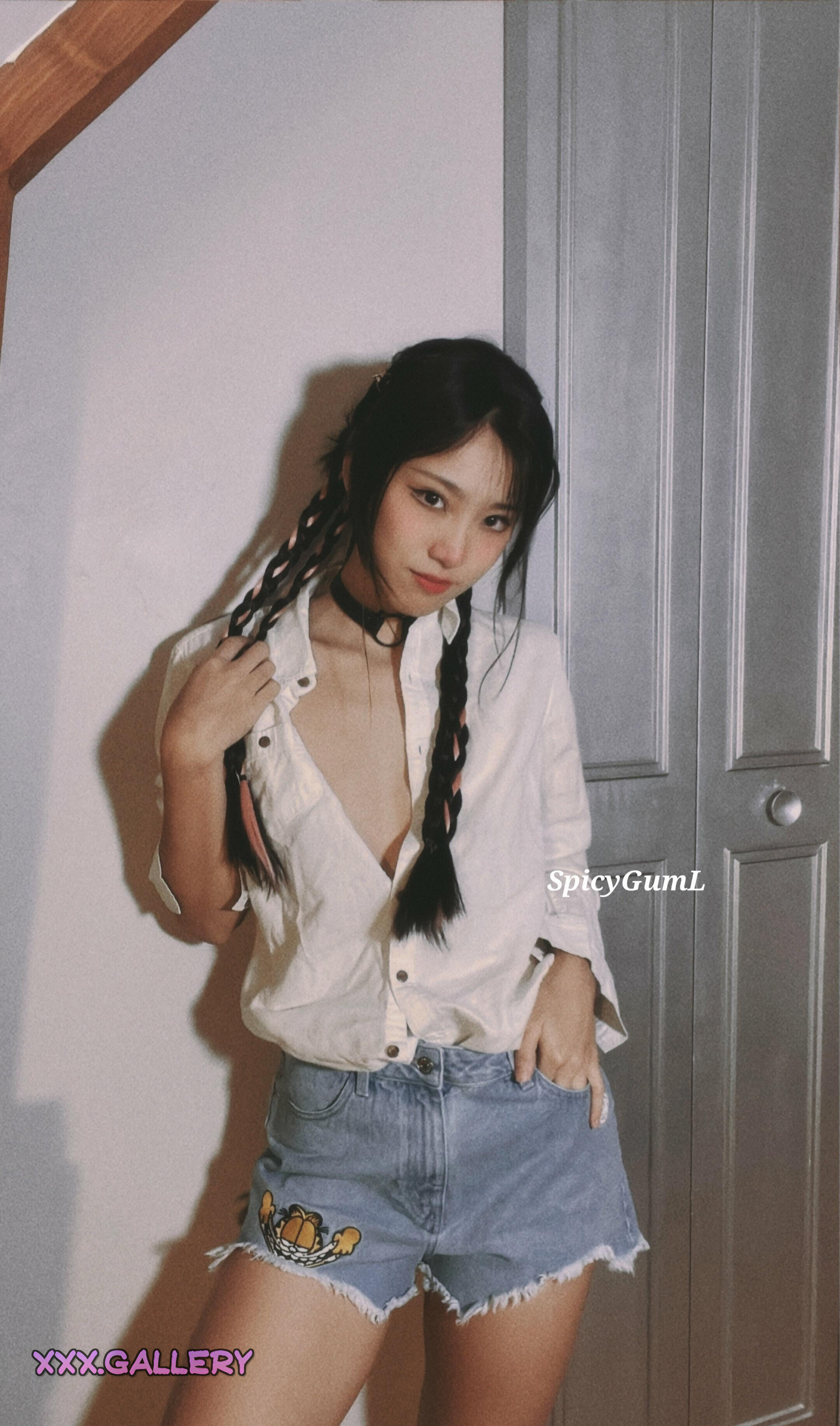 Asian Temptress Unleashes Sensual Pleasure in Braids 🍑✨