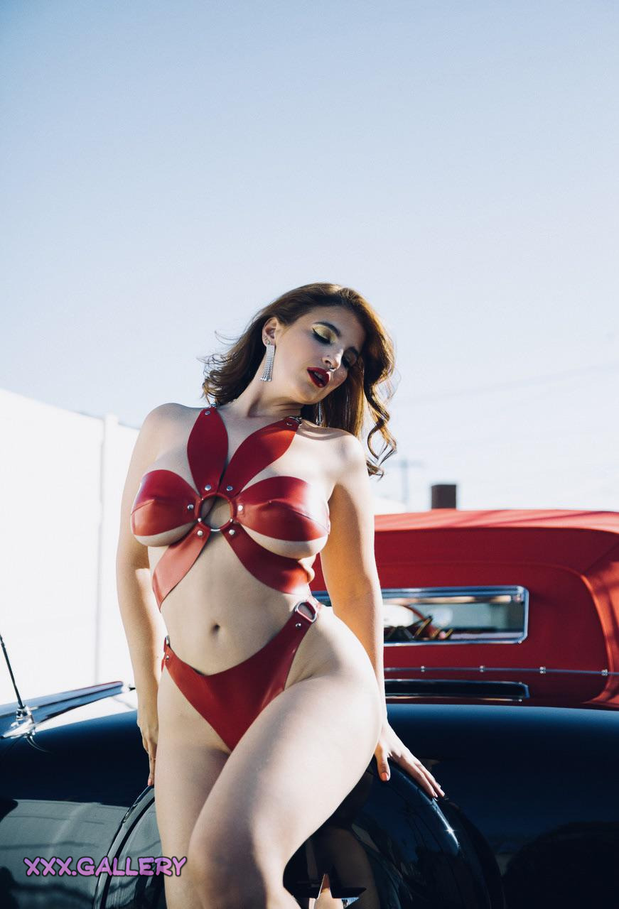 Enchanting Latina Sensuality 🍑🔥